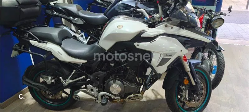 Benelli TRK 502 – Vista 71