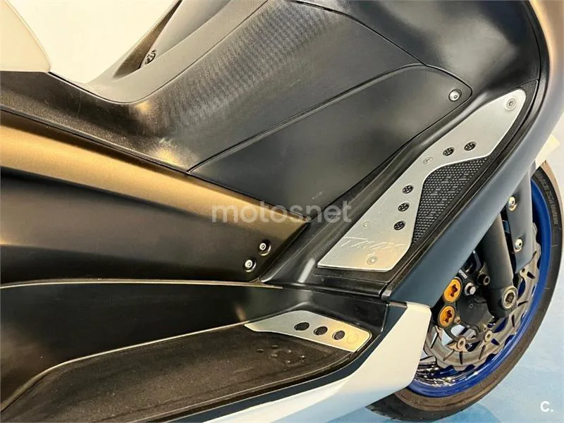 Yamaha TMAX 500 – Vista 11