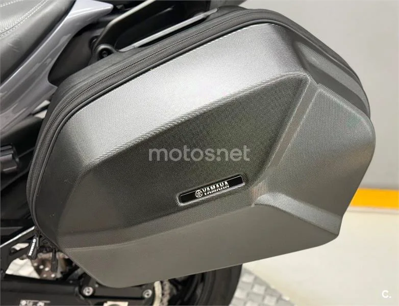 Yamaha Niken – Vista 19