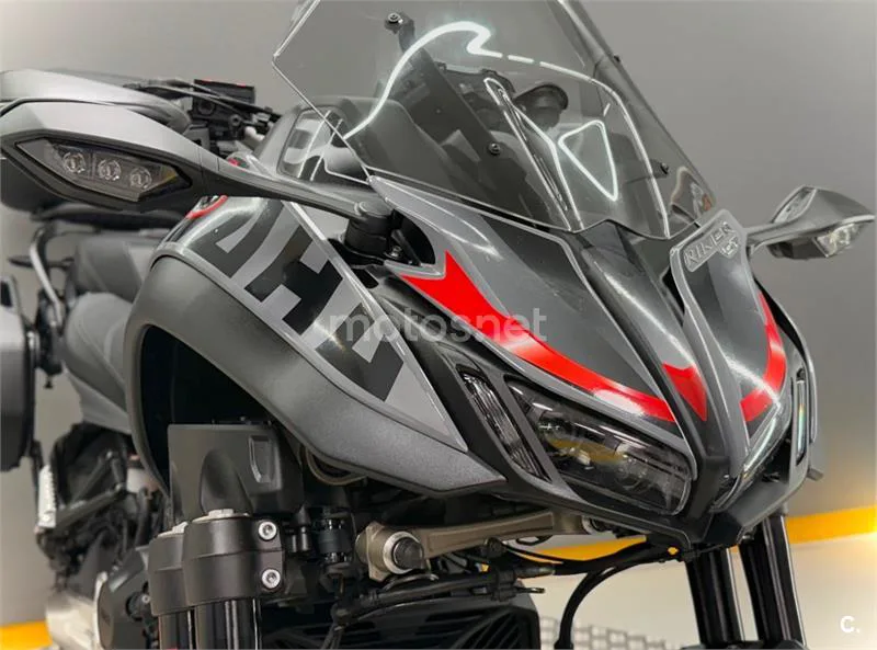 Yamaha Niken – Vista 8