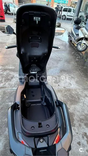 SYM Maxsym 400 – Vista 15