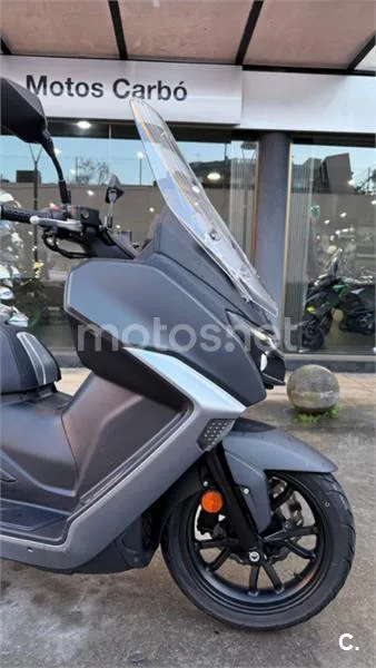 SYM Maxsym 400 – Vista 3