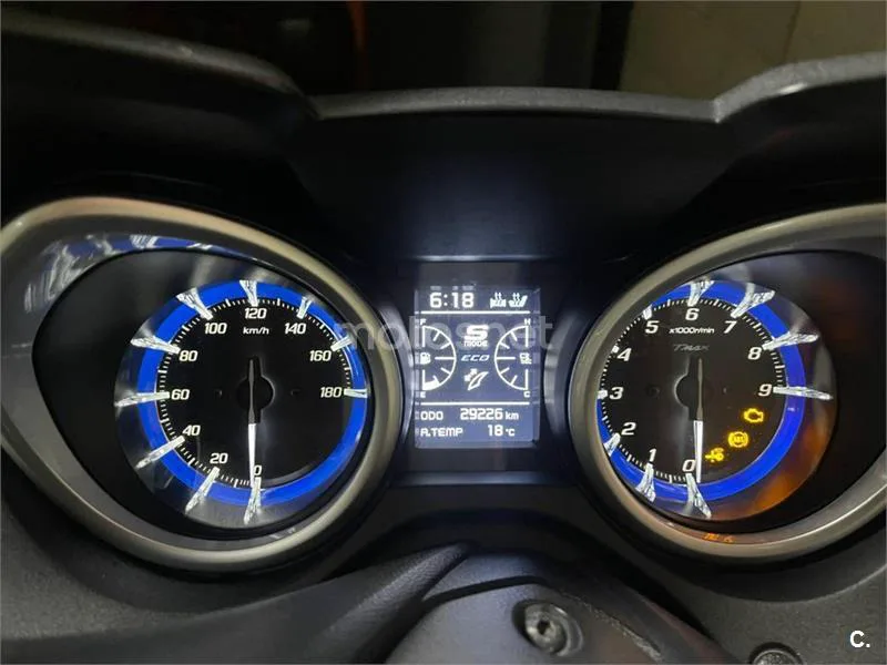 Yamaha TMAX 530 – Vista 8