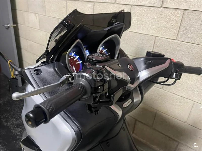 Yamaha TMAX 530 – Vista 9