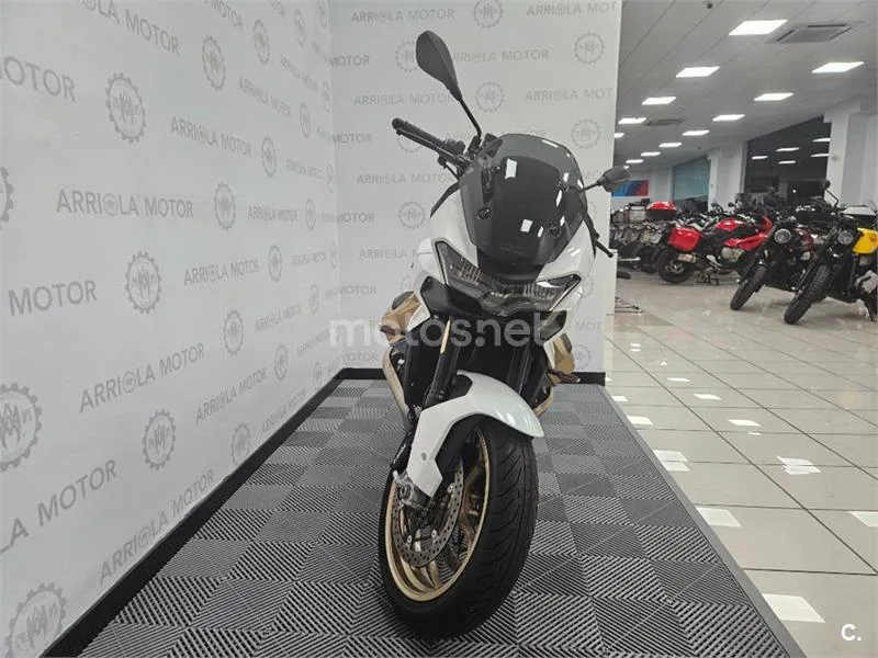 Moto Guzzi V100 Mandello – Vista 4