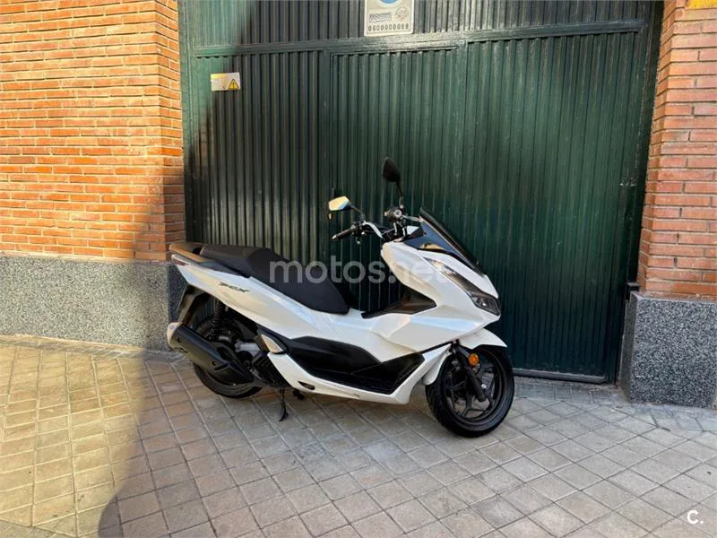 Honda PCX 125 – Vista 4
