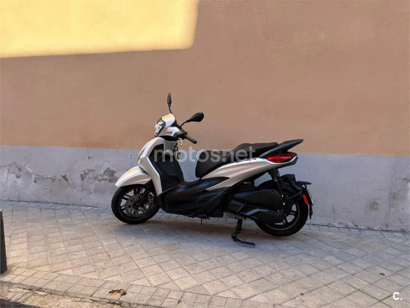 Piaggio Beverly – Vista 4
