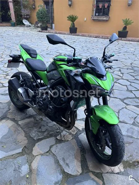 Kawasaki Z 900 – Vista 2