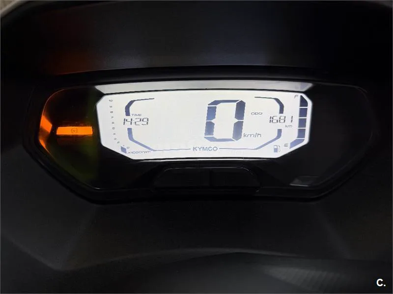 Kymco Sky Town 125 – Vista 5