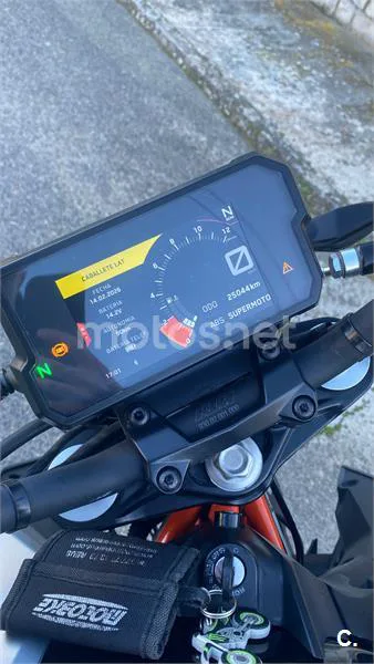 KTM 125 – Vista 6