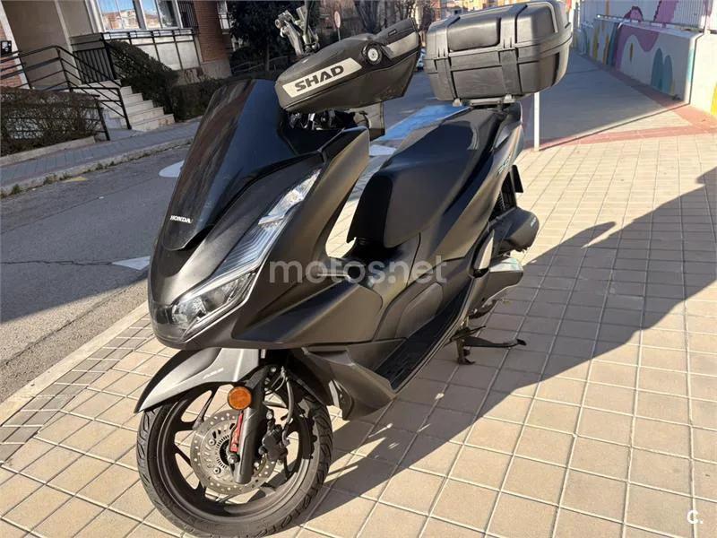 Honda PCX 125 – Vista 3