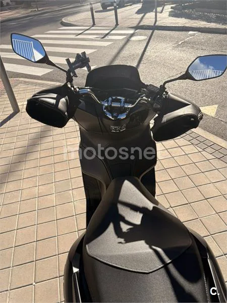 Honda PCX 125 – Vista 4