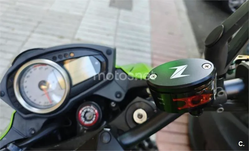 Kawasaki Z 750 – Vista 7