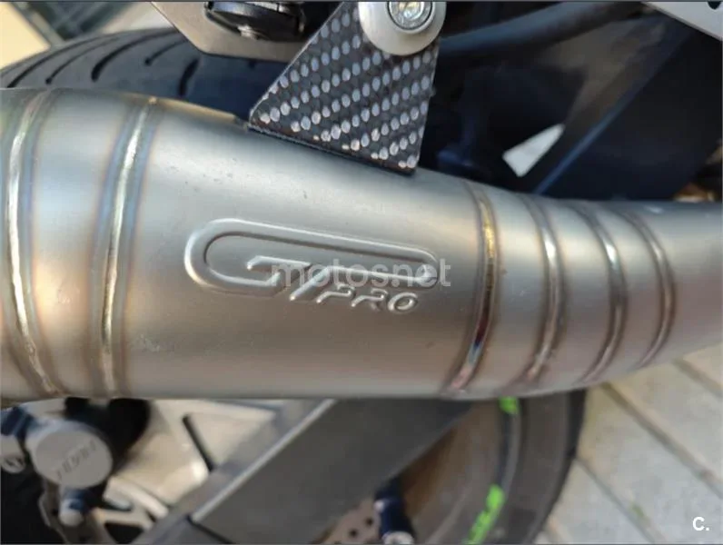 Kawasaki Z 750 – Vista 8