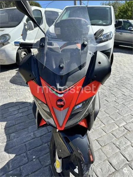 Aprilia SR Max 125 – Vista 4