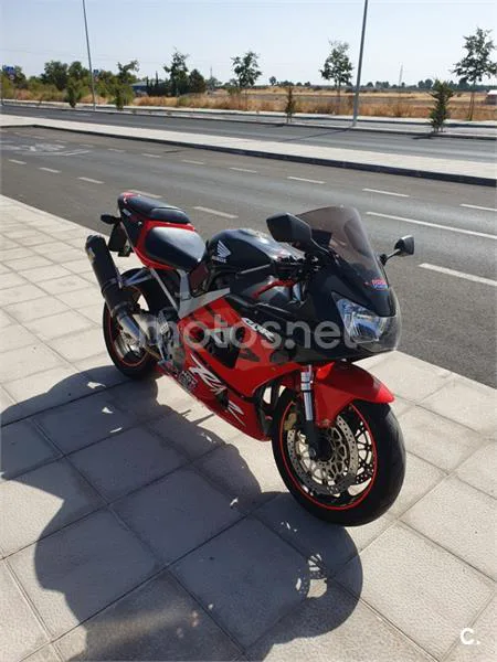 Honda CBR 900RR FIREBLADE – Vista 12