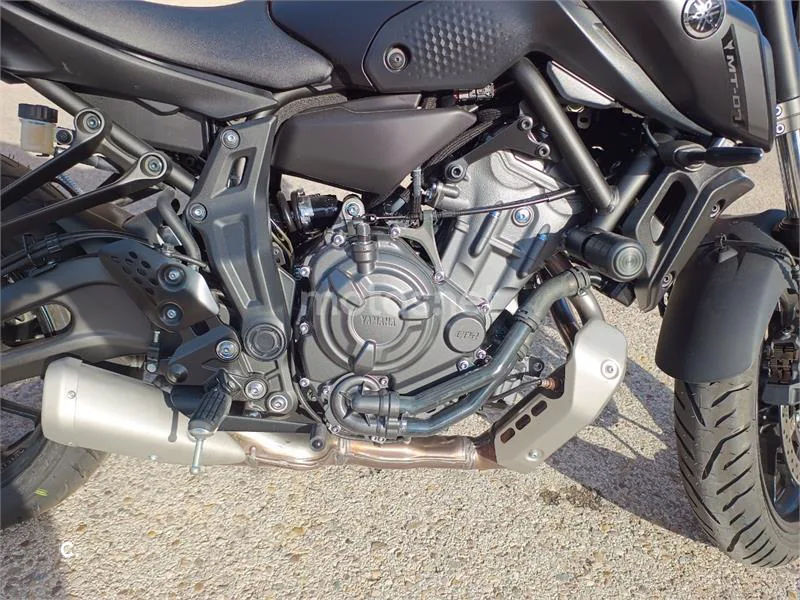 Yamaha MT-07 – Vista 12