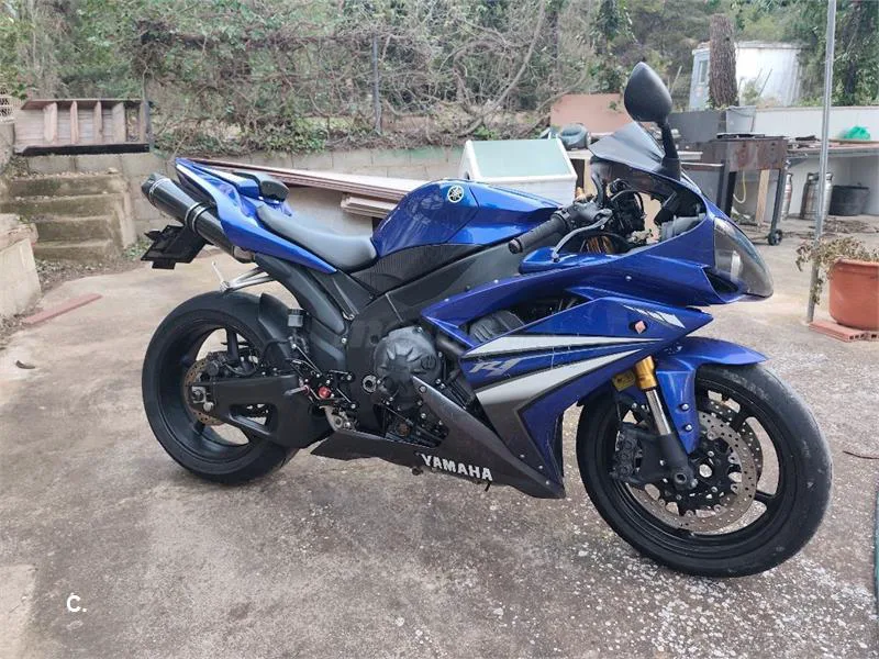 Yamaha R1 – Vista 8