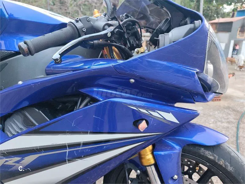 Yamaha R1 – Vista 10