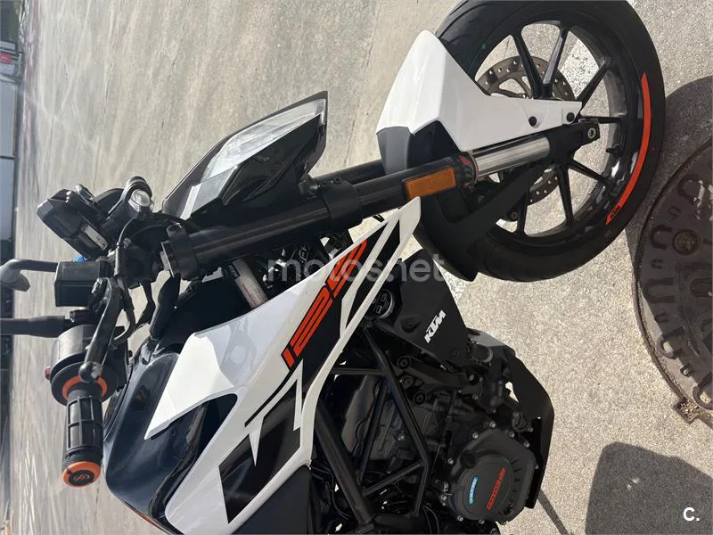 KTM 125 – Vista 3