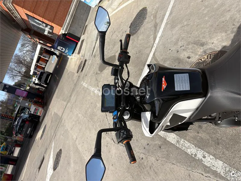 KTM 125 – Vista 6