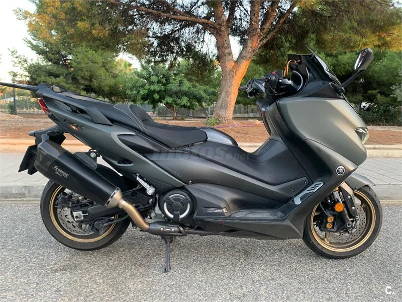 Yamaha TMAX 560 – Vista 4