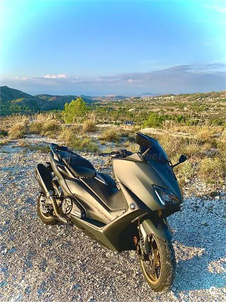 Yamaha TMAX 560 – Vista 6