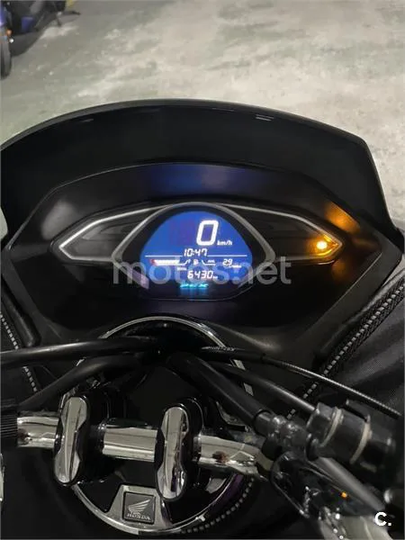 Honda PCX 125 – Vista 7