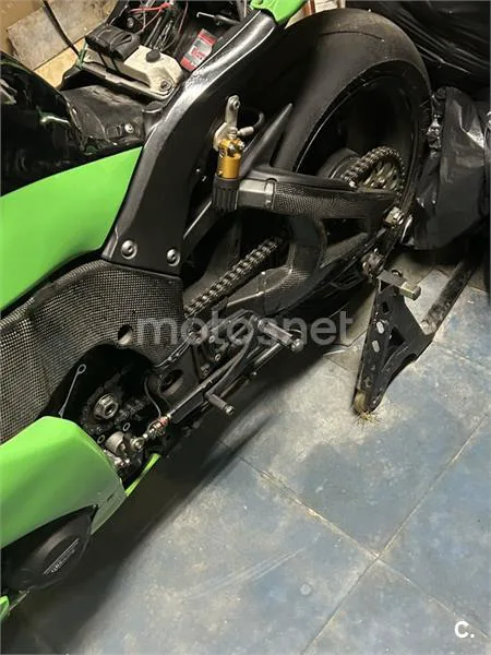 Kawasaki ZX-10R – Vista 6