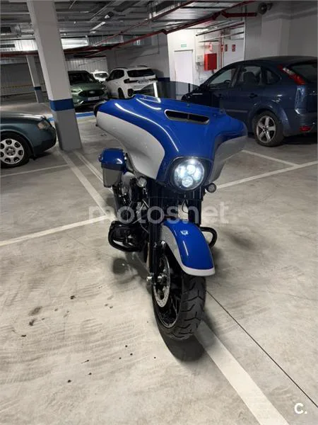 Harley-Davidson Street Glide – Vista 3