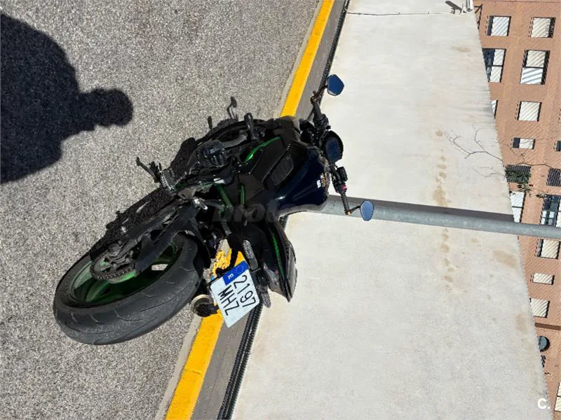 Kawasaki Z900RS – Vista 2