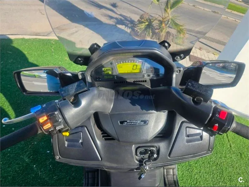 Suzuki Burgman 650 Executive – Vista 5