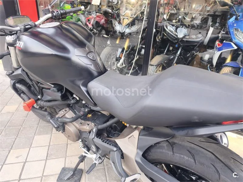 Ducati Monster 821 – Vista 11