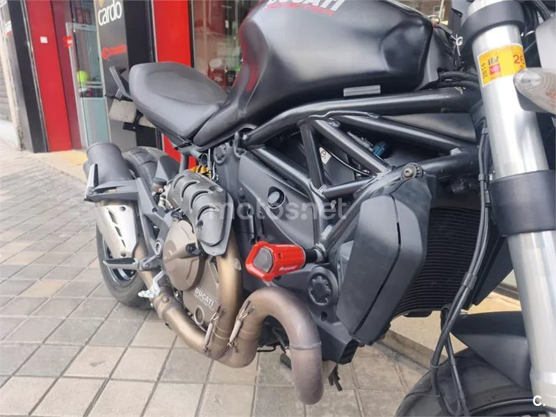 Ducati Monster 821 – Vista 17