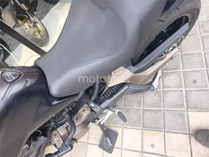 Ducati Monster 821 – Vista 18