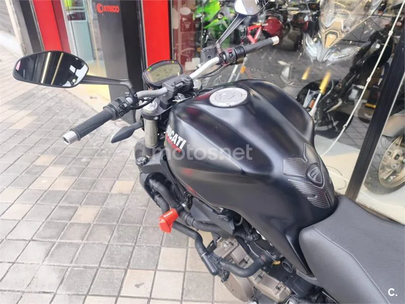 Ducati Monster 821 – Vista 4