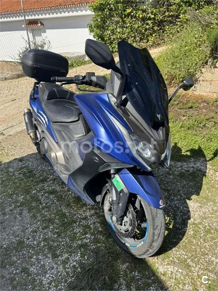 Kymco AK 550 – Vista 6