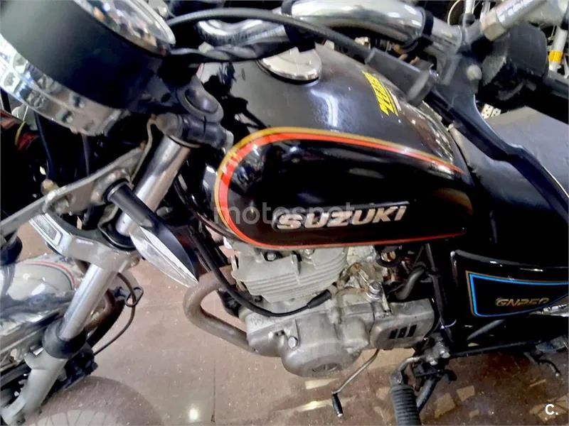 Suzuki GN250 - Vista 11