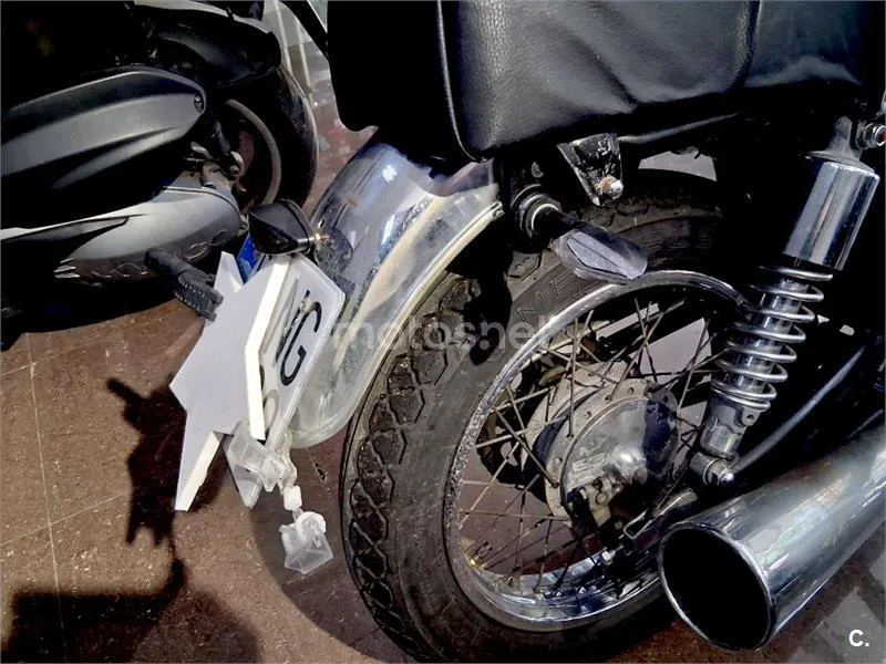 Suzuki GN250 - Vista 12