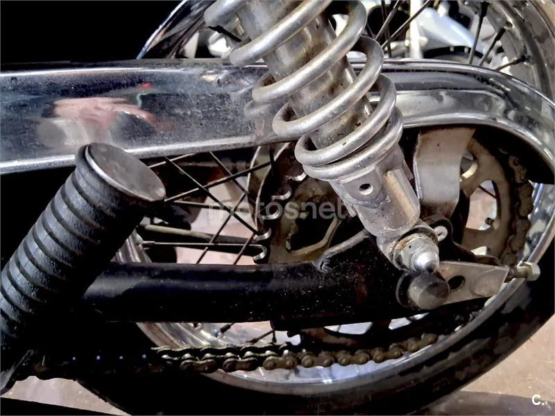 Suzuki GN250 - Vista 14