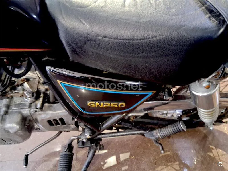 Suzuki GN250 - Vista 16