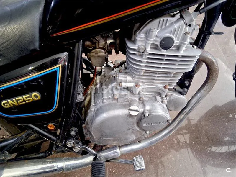 Suzuki GN250 - Vista 17
