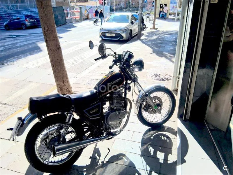 Suzuki GN250 - Vista 3