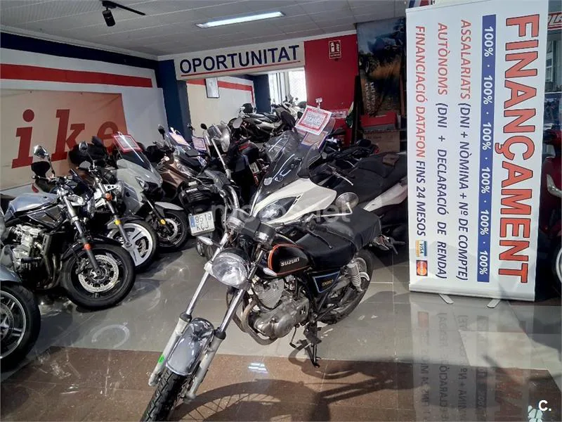 Suzuki GN250 - Vista 21