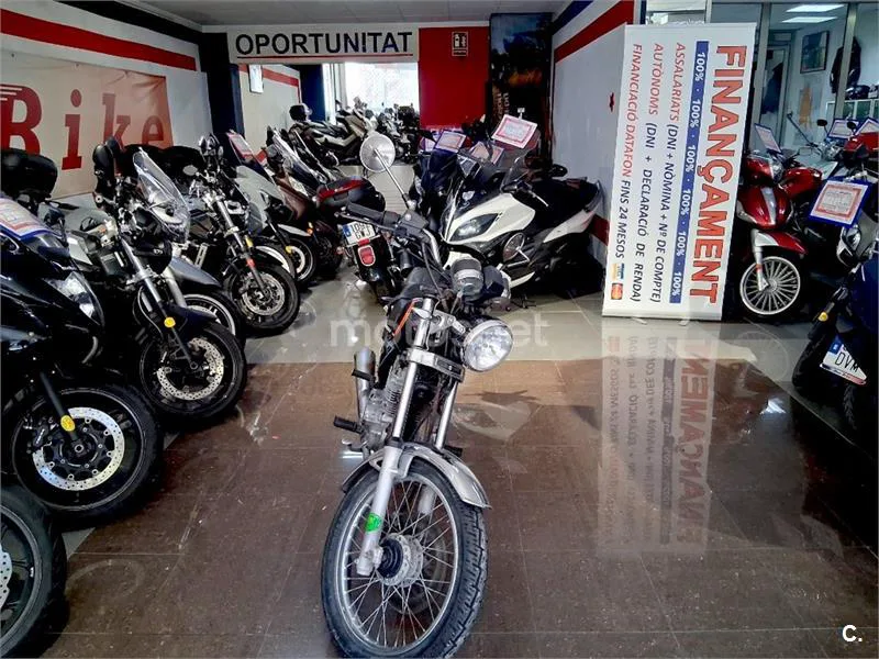 Suzuki GN250 - Vista 4