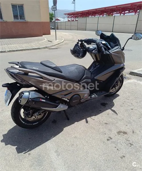 Kymco AK 550 – Vista 4