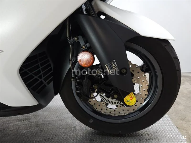 Kymco Super Dink 350 – Vista 11