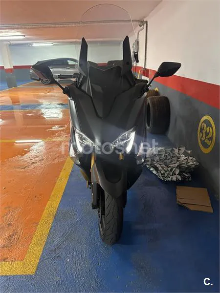 Yamaha TMAX – Vista 2
