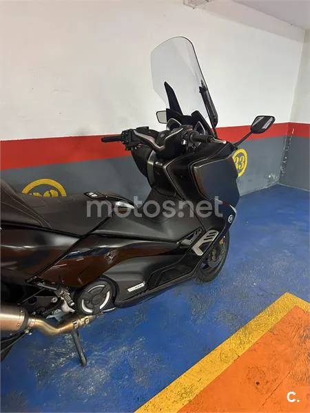 Yamaha TMAX – Vista 4