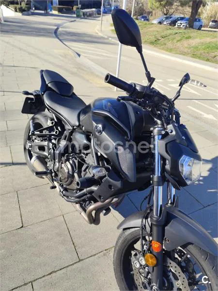 Yamaha MT-07 – Vista 7